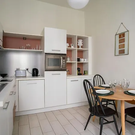 Pour Une Escapade à Nantes, Face Au Musée D’arts Appartement